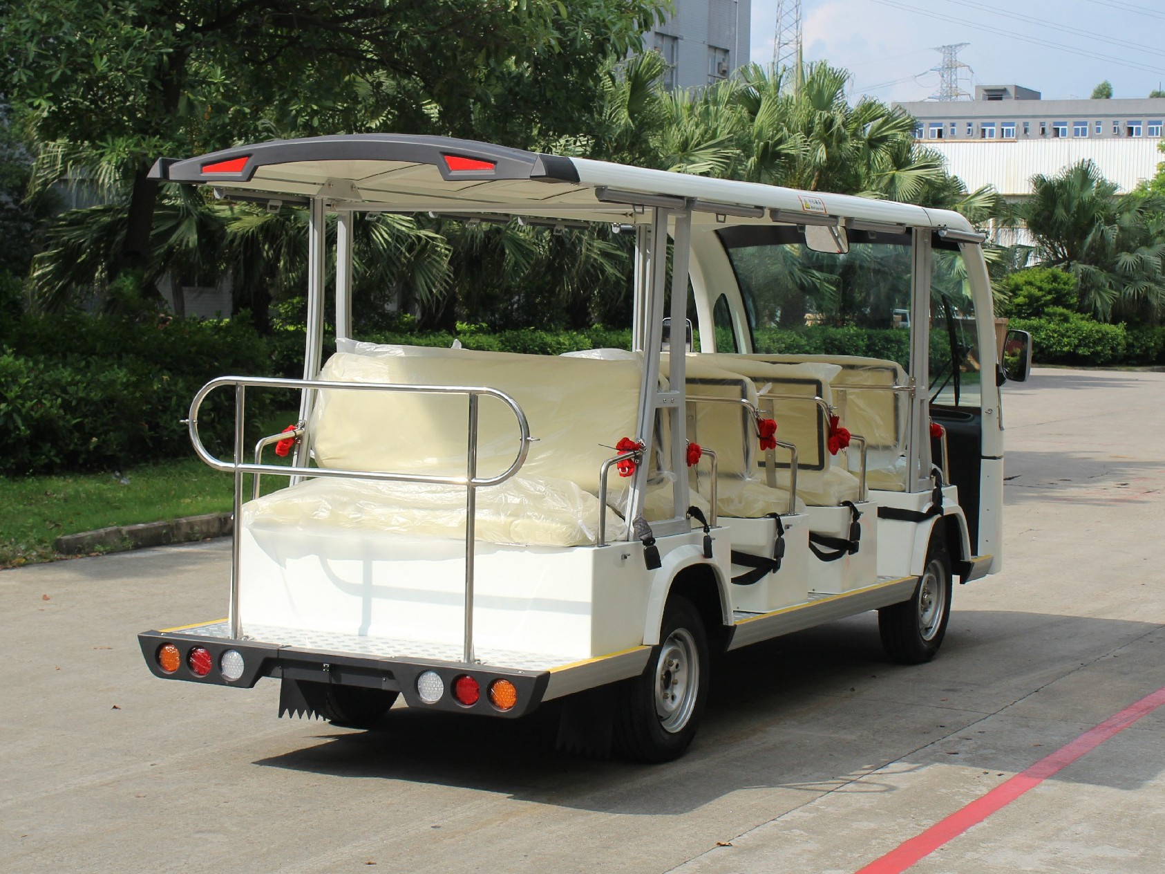 十四座電動(dòng)觀光車(chē)