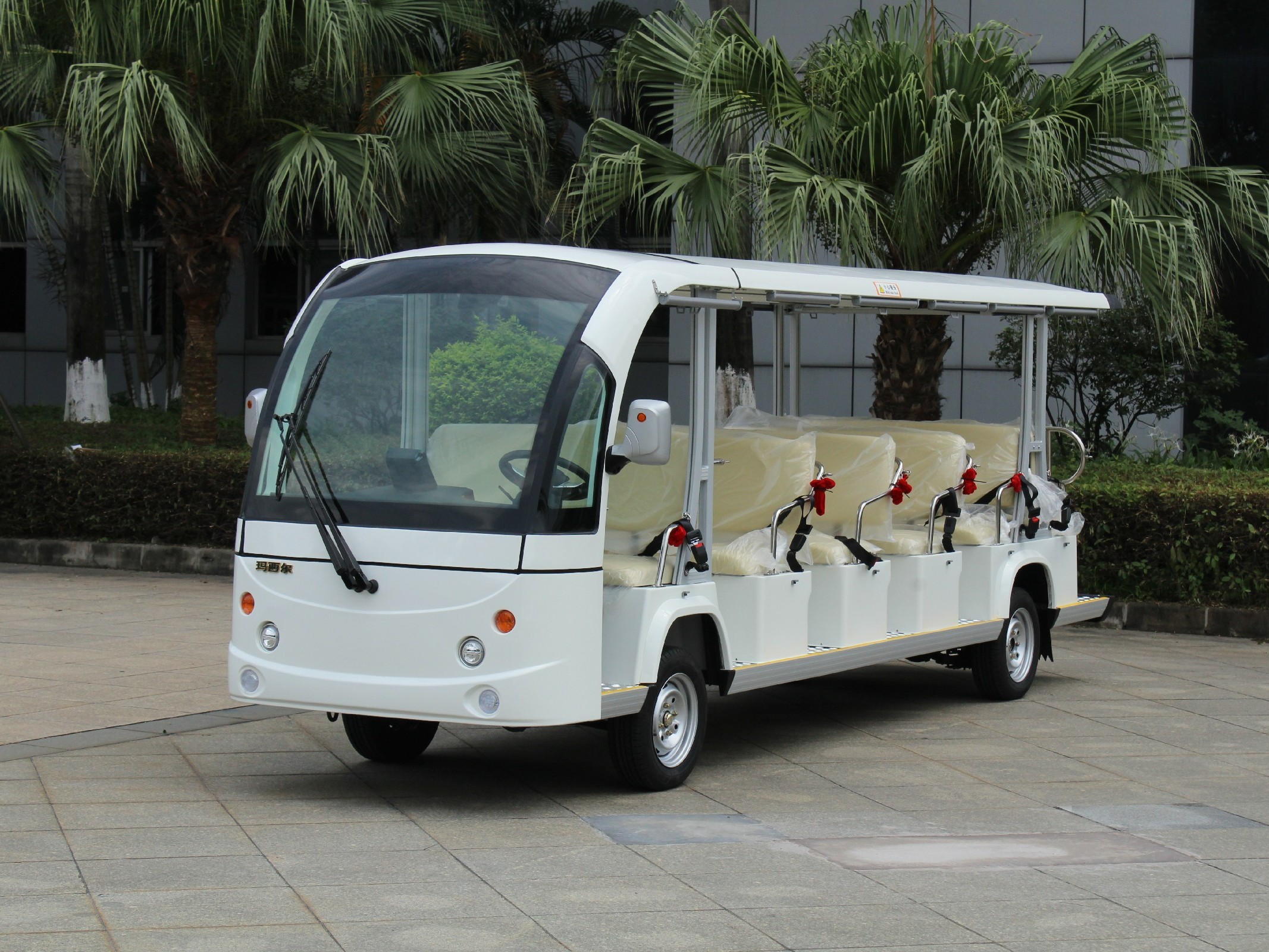 十七座電動(dòng)觀(guān)光車(chē)