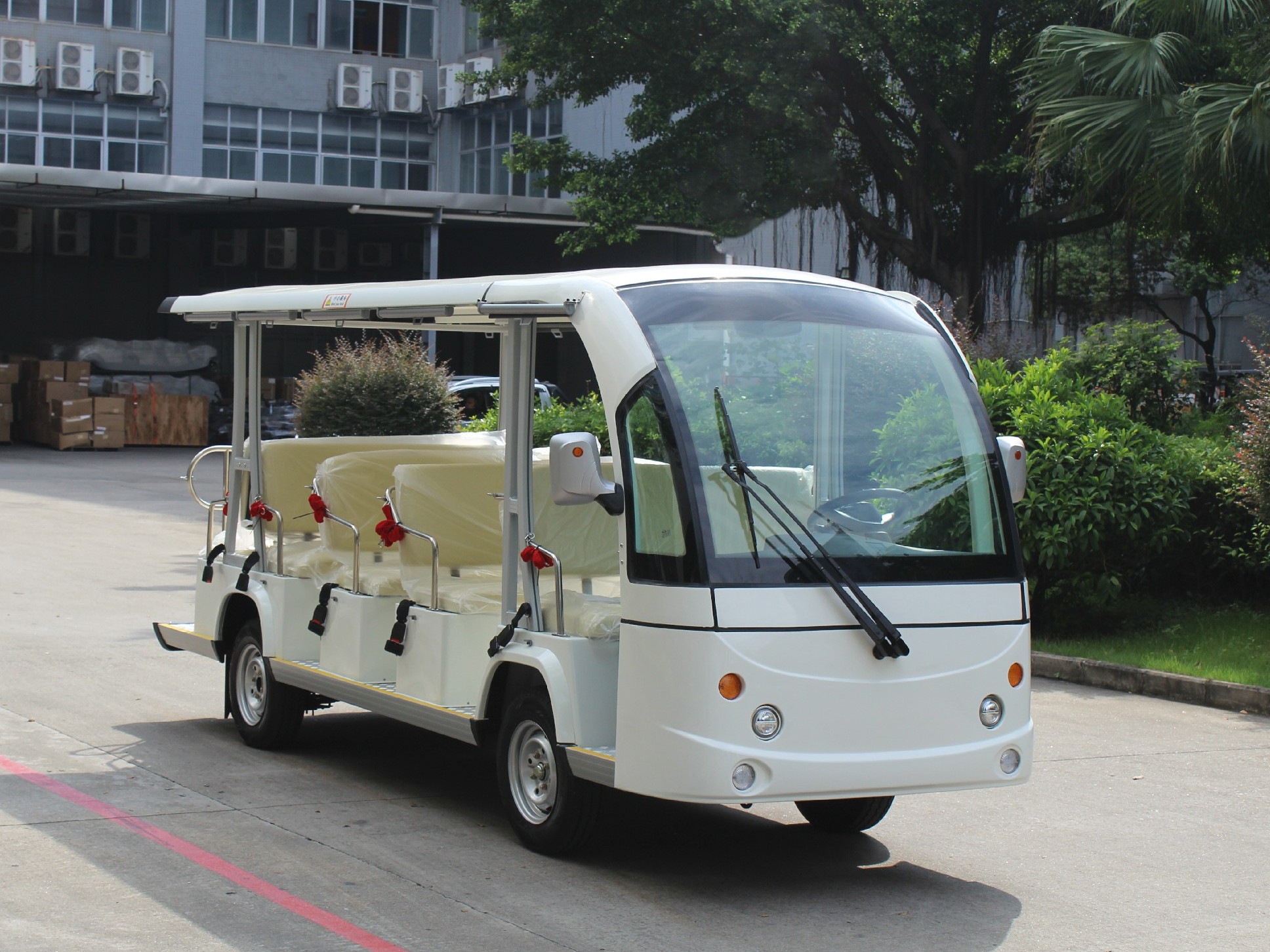 十四座電動(dòng)觀光車(chē)