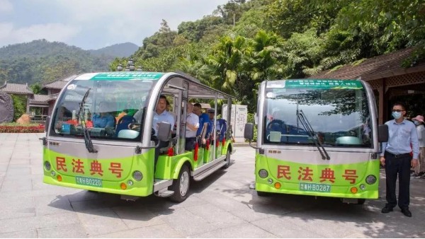 瑪西爾“民法典號”觀光車正式啟動，快來乘坐吧！