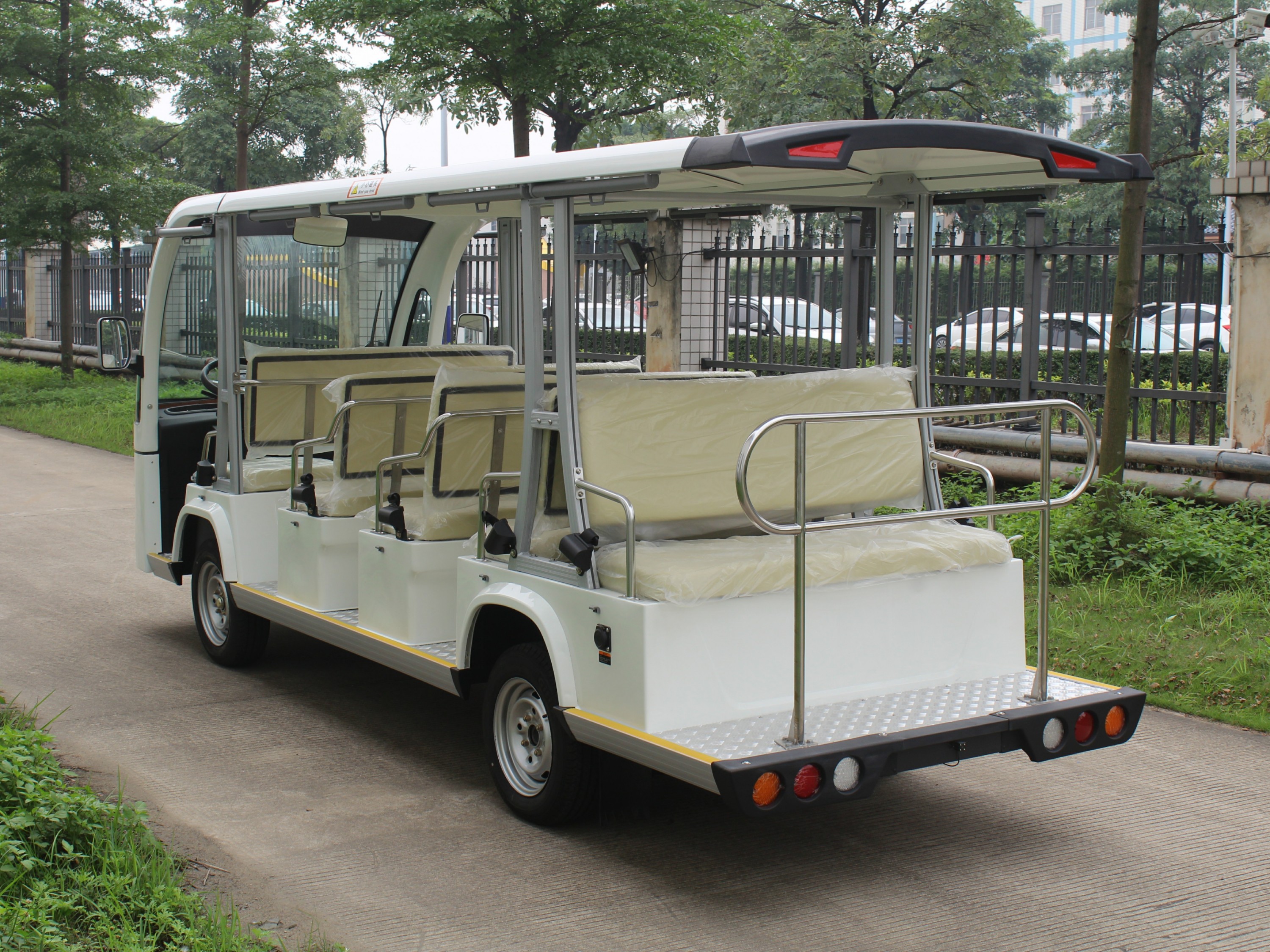 十四座電動觀光車DN-14M-2